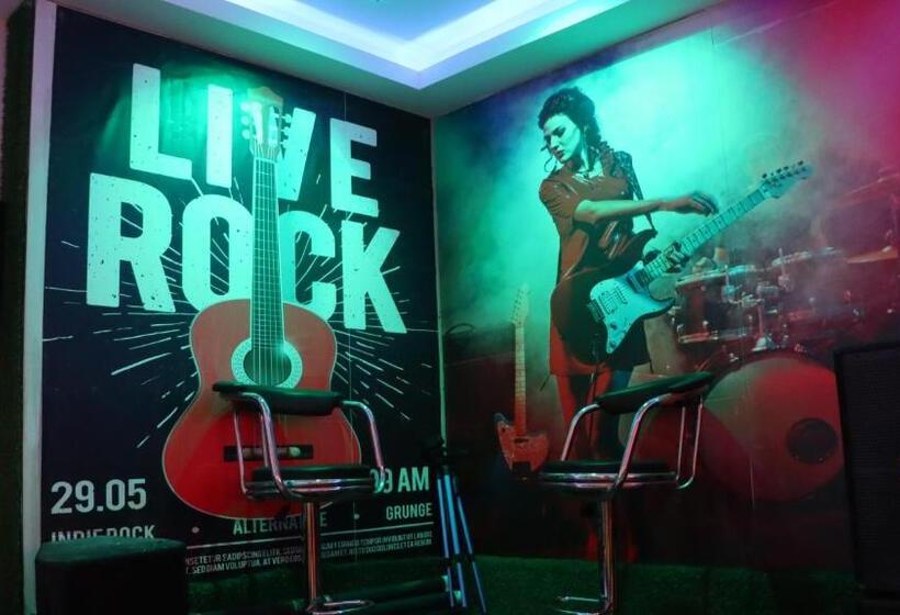 هتل Royal Palace Restaurant & Bar