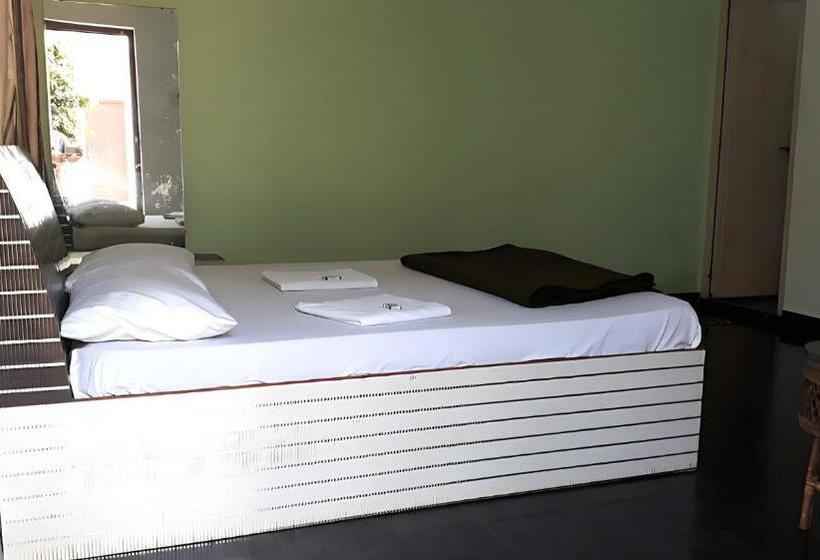 Отель Sea View Beach Stay