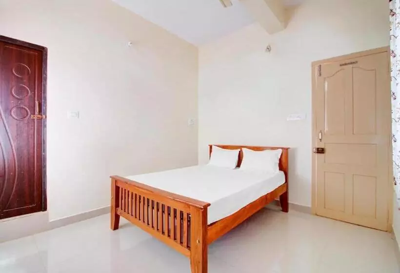 ホテル Staymaker Sri Annapoorneshwari Residency