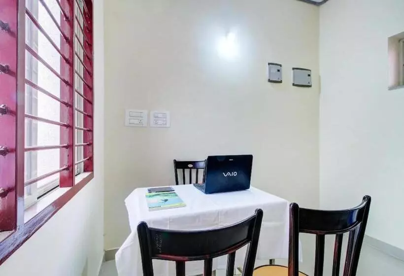ホテル Staymaker Sri Annapoorneshwari Residency