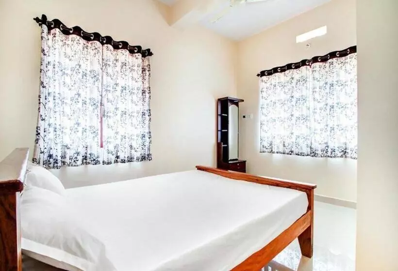 ホテル Staymaker Sri Annapoorneshwari Residency