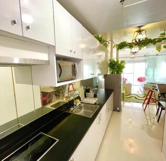 هتل Stunning Taal View Staycation In Tagaytay