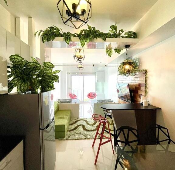 هتل Stunning Taal View Staycation In Tagaytay