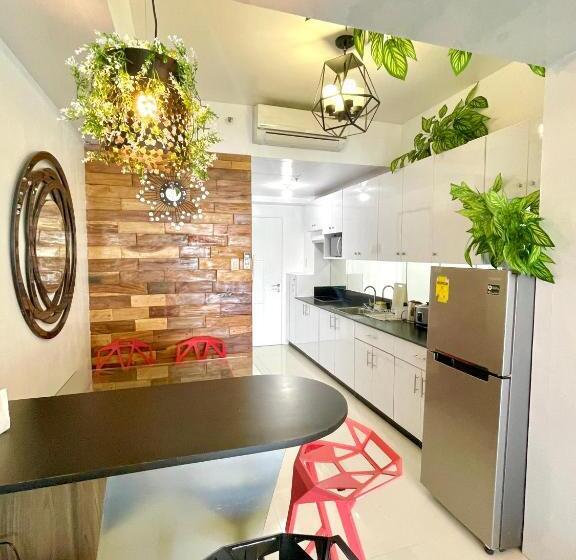 هتل Stunning Taal View Staycation In Tagaytay