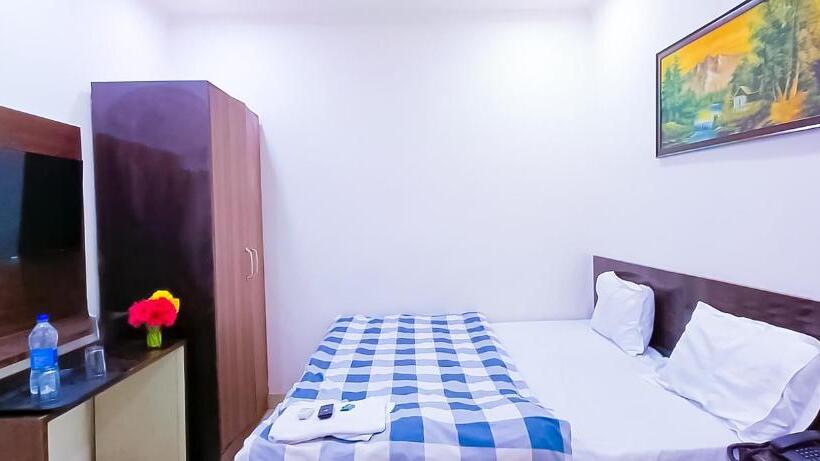 Отель Tom   Jungpura Chruch Road