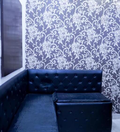 Отель Tom   Jungpura Chruch Road