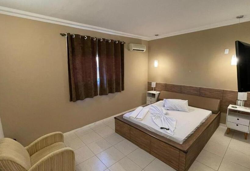 Lovely Motel   7,5km Do Santuario Nacional