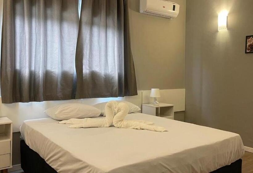 Lovely Motel   7,5km Do Santuario Nacional