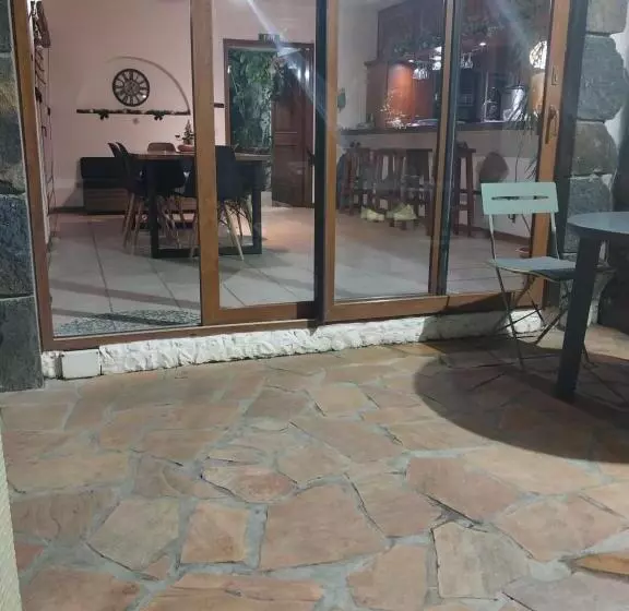 پانسیون La Caze Roche Maison D Hôtes