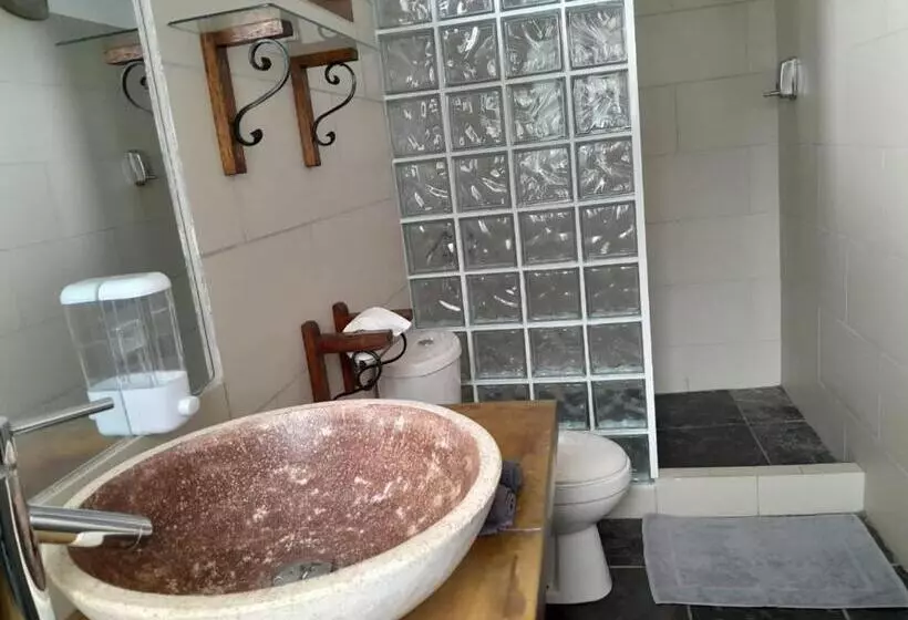 پانسیون La Caze Roche Maison D Hôtes