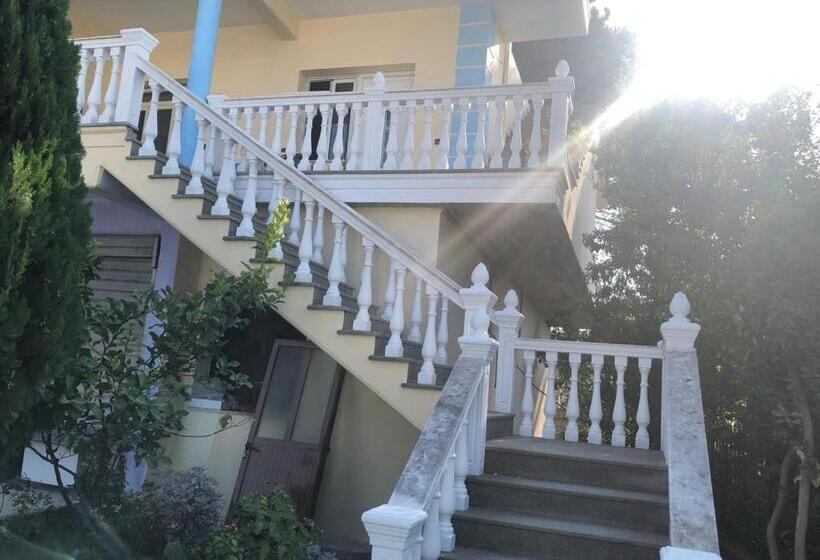 پانسیون Vila Olti