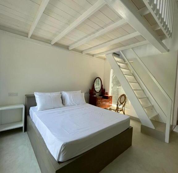 膳宿费 Waters Edge