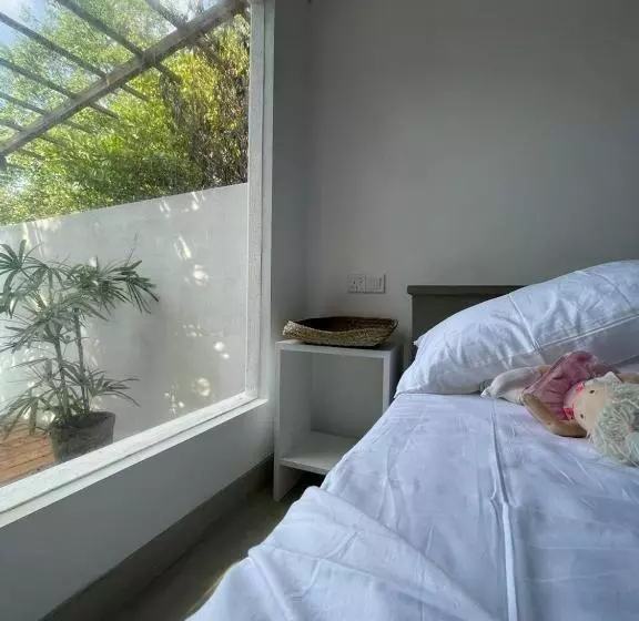 Majatalo Waters Edge