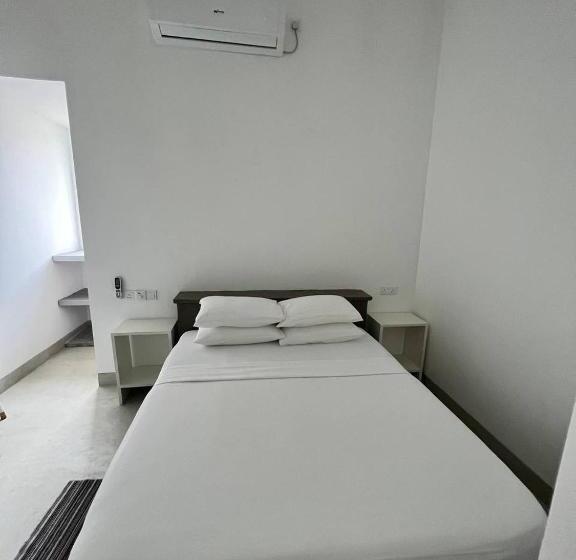 膳宿费 Waters Edge