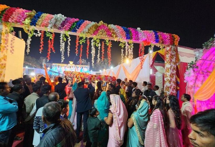 استراحتگاه Shivansh Garden