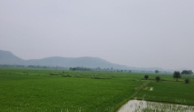 استراحتگاه Shivansh Garden