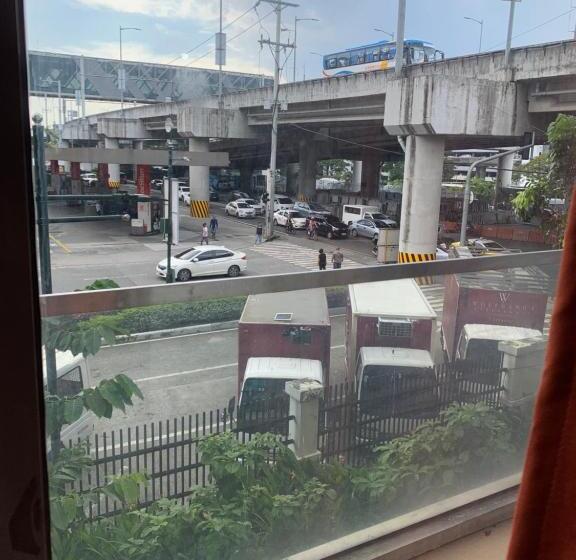 Studio 2nd Fl With Balcony Across Terminal 3 Airport