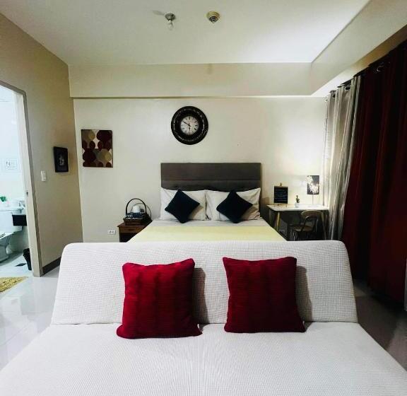 Studio 2nd Fl With Balcony Across Terminal 3 Airport