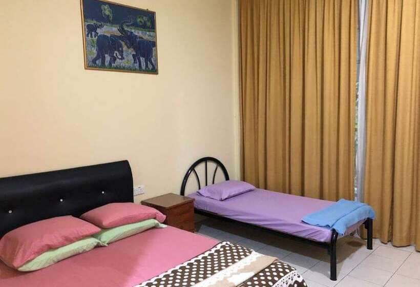 مبيت وإفطار Badul Homestay