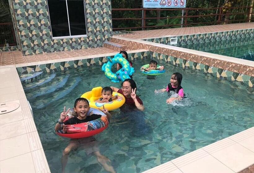 مبيت وإفطار Badul Homestay