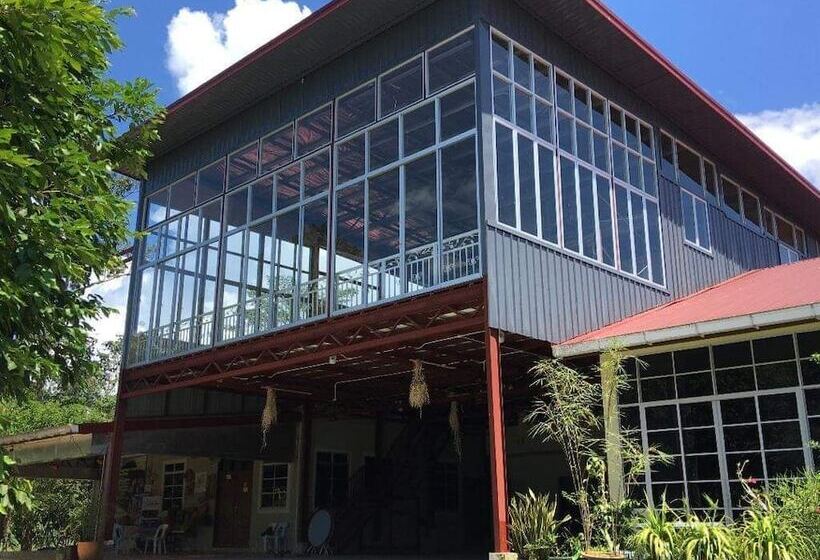 مبيت وإفطار Badul Homestay