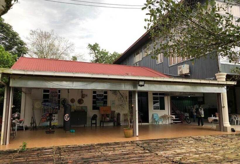 مبيت وإفطار Badul Homestay