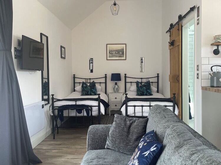 Bed and Breakfast Lakeview Studios