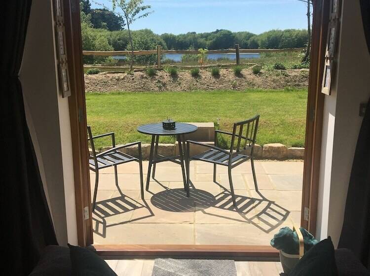 Bed and Breakfast Lakeview Studios