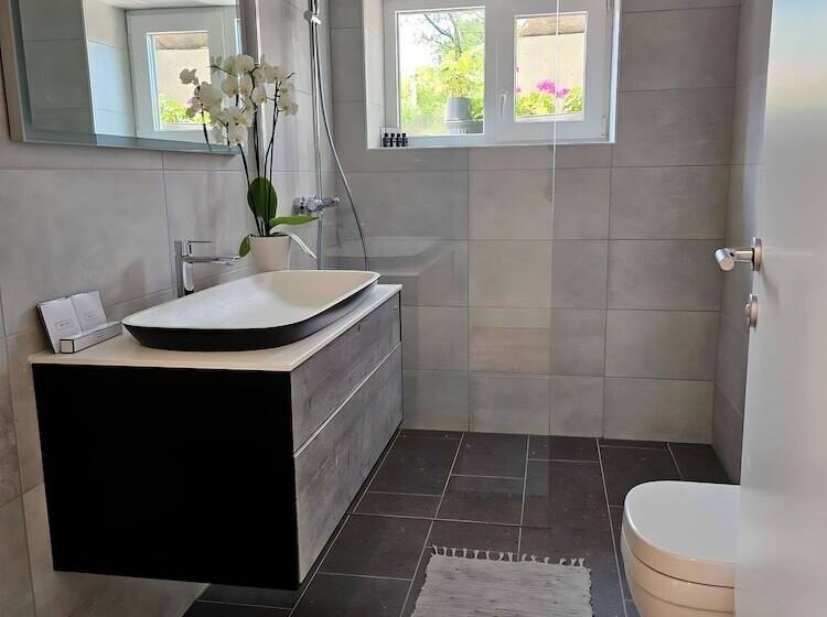 Charming Bella Hideout   Adults Only