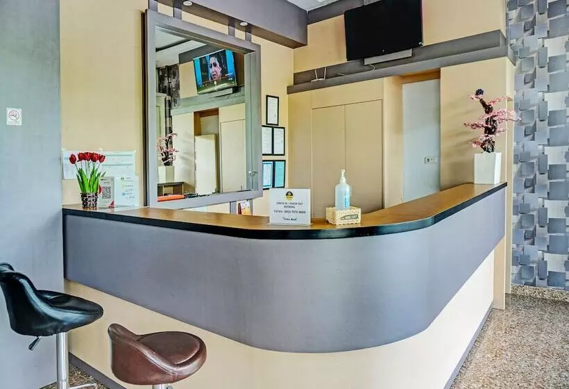 Collection O 92152 Hotel The Wong