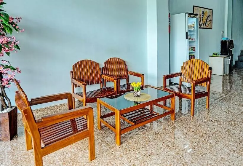 Collection O 92152 Hotel The Wong