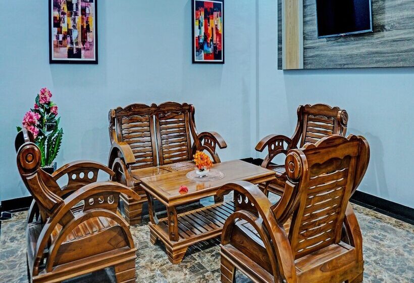 Collection O 92152 Hotel The Wong