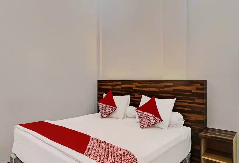 Collection O 92152 Hotel The Wong