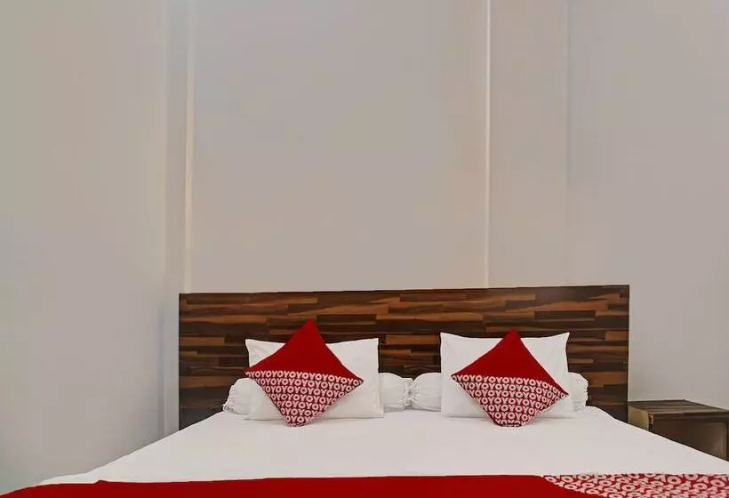 Collection O 92152 Hotel The Wong