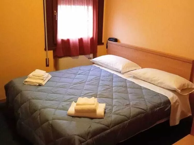 Hostelli Albergo Al Gallo