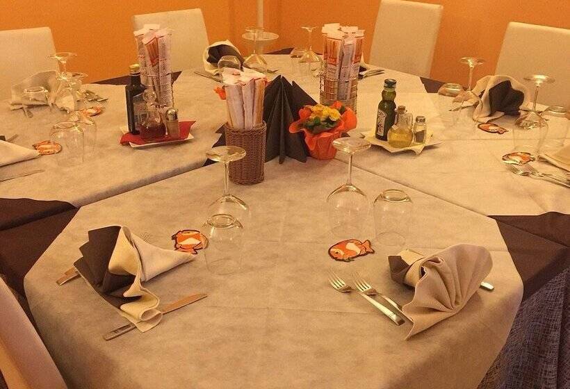 פונדק Albergo Al Gallo