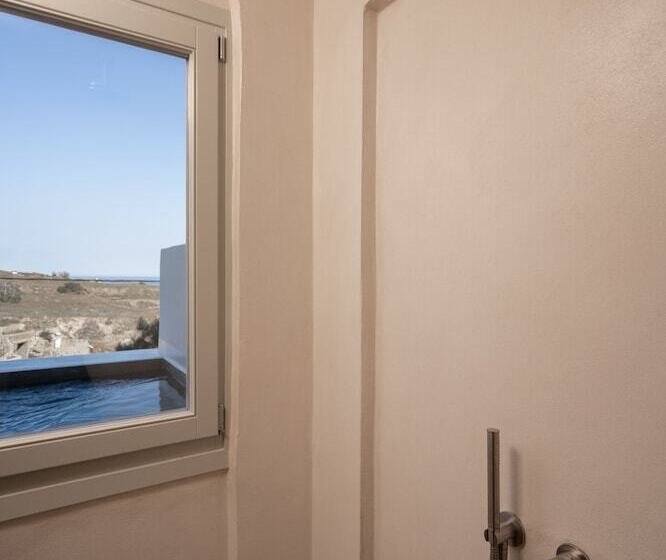 هتل Acanthus Oia Suites With Private Hot Tub