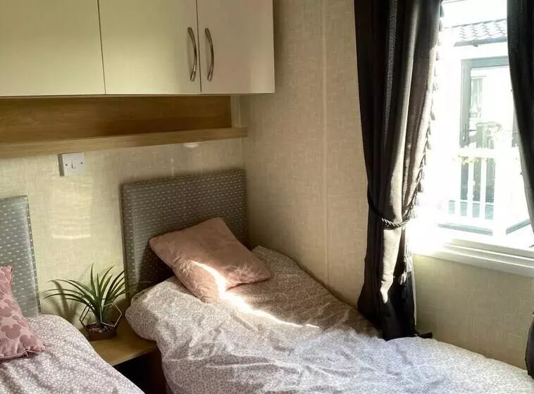 هتل Modern Caravan At Lyons Robinhood