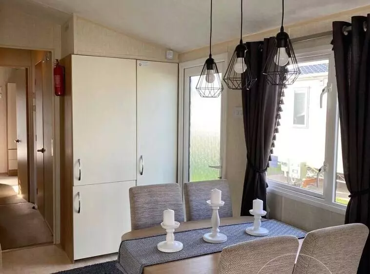 هتل Modern Caravan At Lyons Robinhood