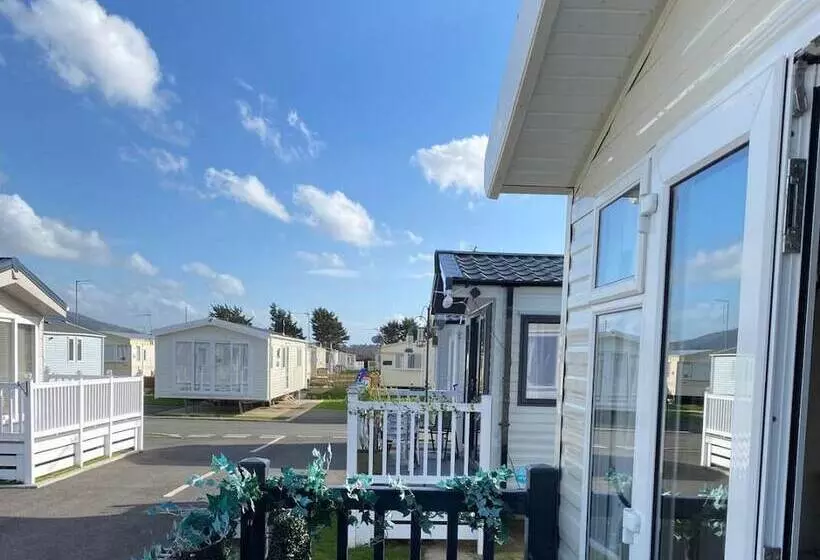 هتل Modern Caravan At Lyons Robinhood