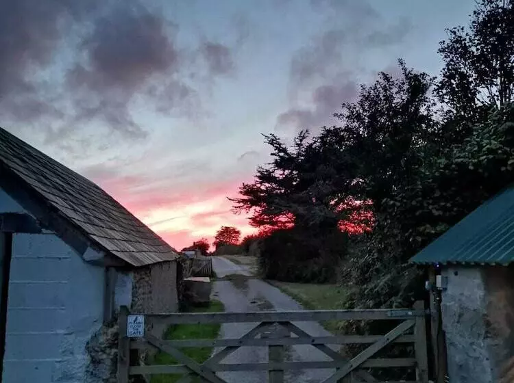 Hotelli Penhallow House Glamping Retreat