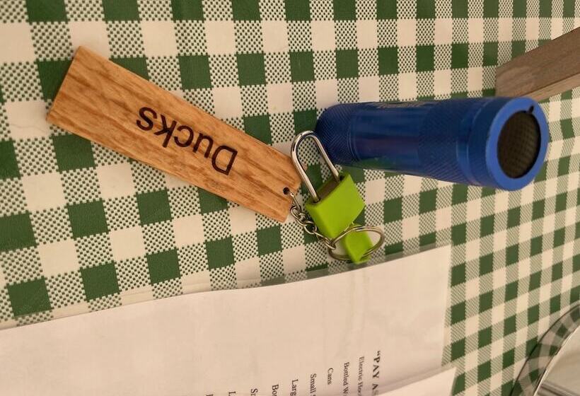 호텔 Penhallow House Glamping Retreat