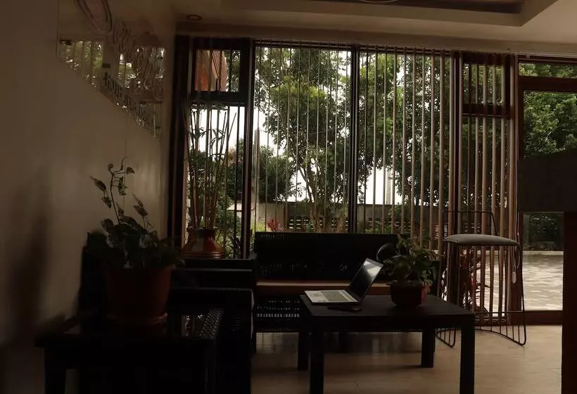 Hotelli Sarojus Farmview