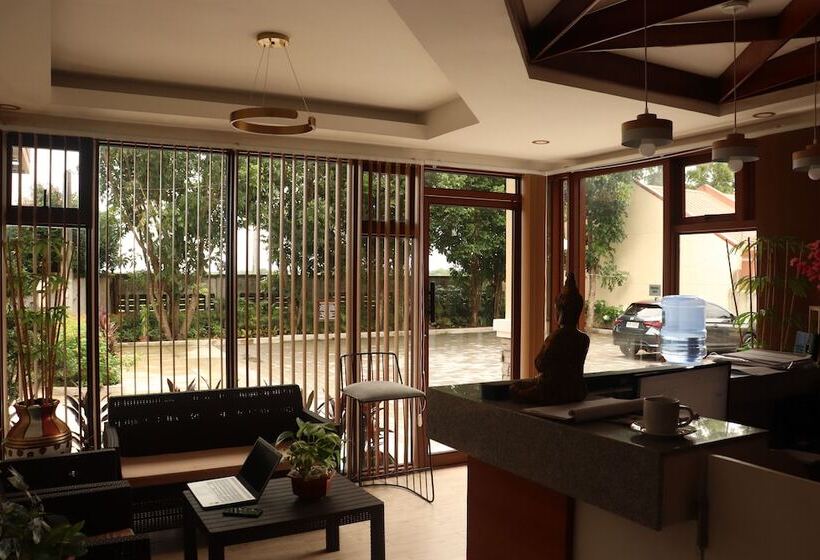 בית מלון כפרי Sarojus Farmview