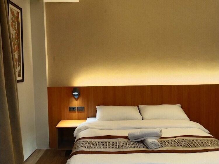 בית מלון כפרי Sarojus Farmview