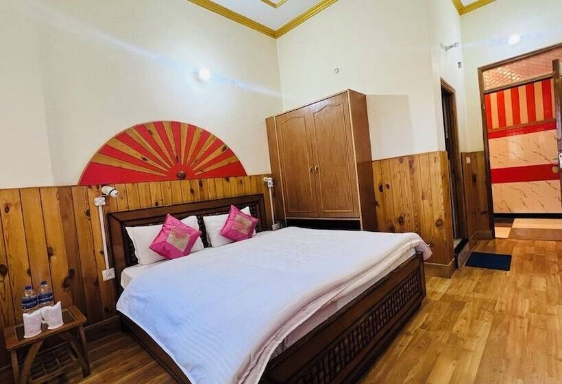 酒店 Shimla Hills International