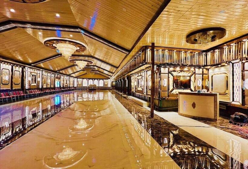 酒店 Shimla Hills International