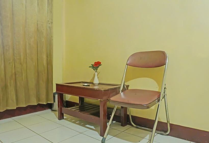 Hotel Spot On 92466 Adam Kost Syariahnearwisata Jembatan Barito