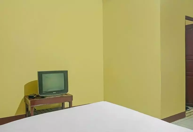 ホテル Spot On 92466 Adam Kost Syariahnearwisata Jembatan Barito