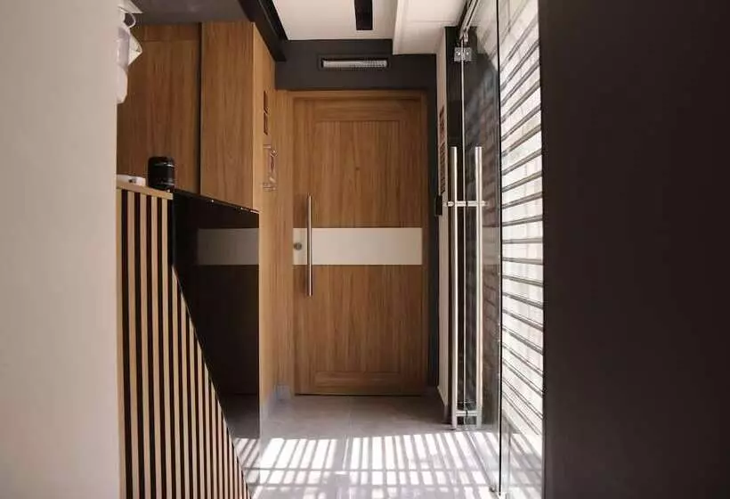 هتل The Lu Um House